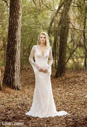 Brautkleid-Dekolletee-LW-crop1001x1488-resize300x446-crop300x437