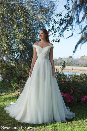 Brautkleid-OffShoulder-SWH-resize300x450