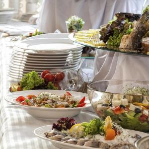 Hochzeit Und Heiraten Von Kirchliche Trauung Bis Polterabend Weddix
