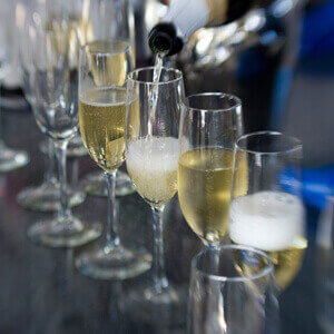 sekt-glaeser-party-jga