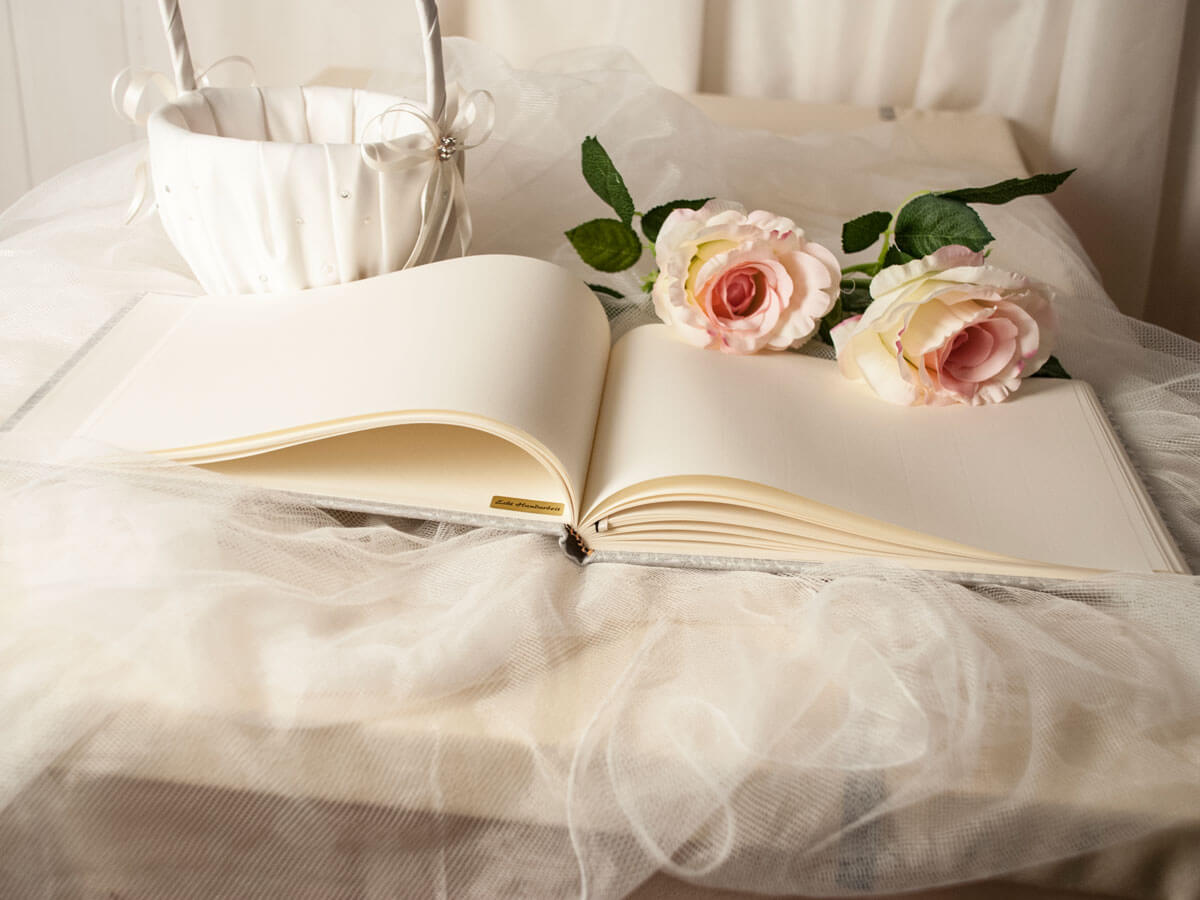 Motiv Brautpaar Faltbuch zur Hochzeit mit Wunschtext