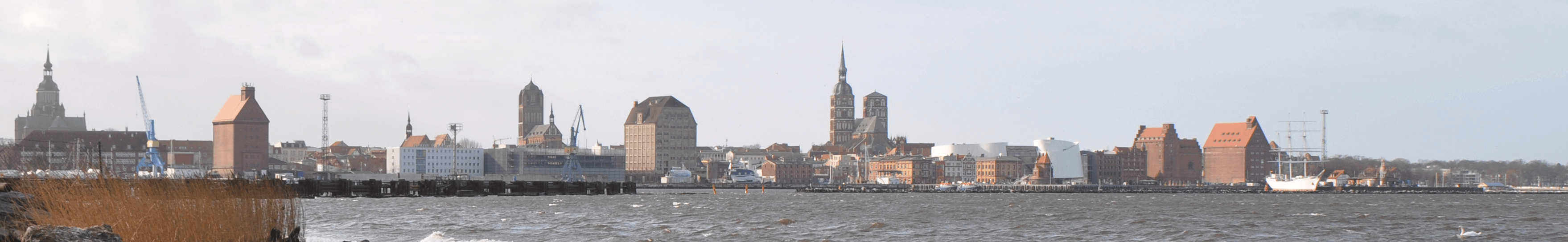 Stralsund_Silhouette_breit_compressed.png