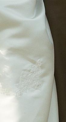 [Thumb - Hochzeitskleid Detail vorne II.jpg]